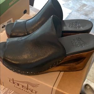 Dansko limited edition! Leather wooden heels.